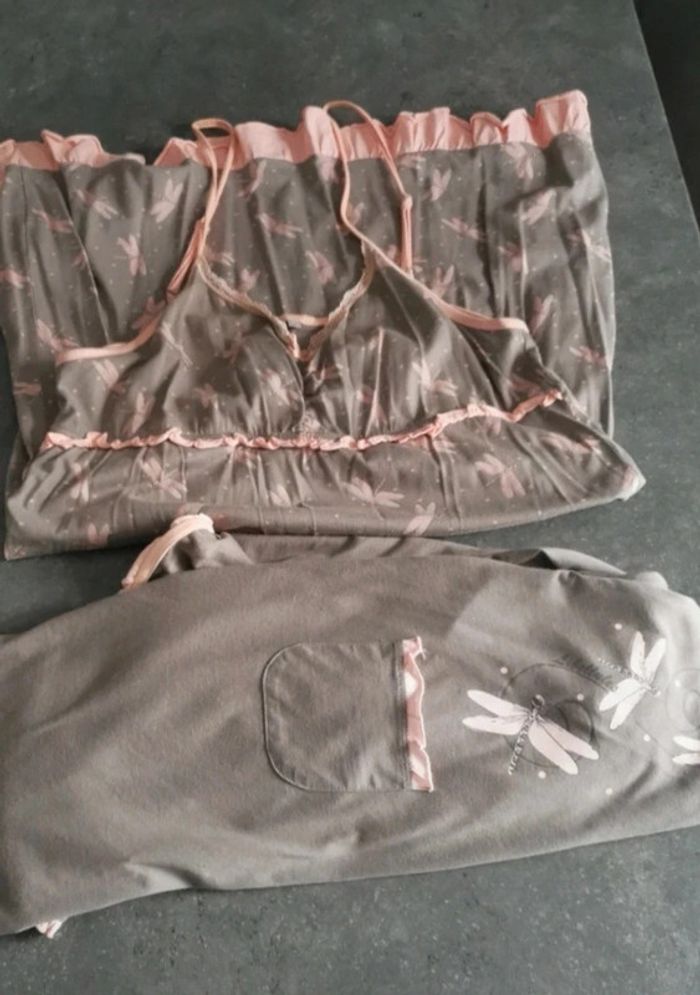 Ensemble de nuit. Taille 42-44