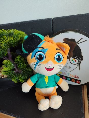 Smoby 44 Chats Buffycats lampo peluche orange vert éclair casquette bleu Noir