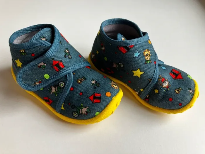 Pantoufles pour bébé taille 20