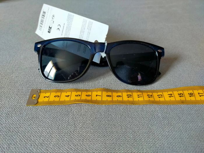 Lunettes de soleil noir bleu nuit – neuves avec étiquette - photo numéro 4