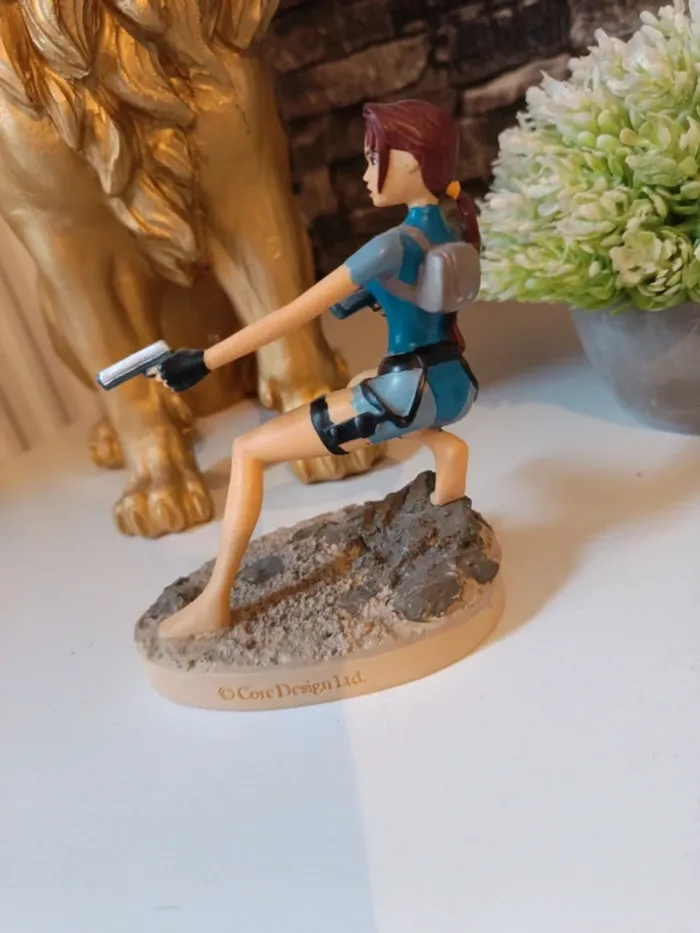 Figurine tomb raider - photo numéro 4