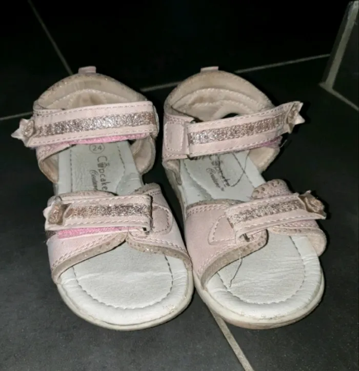 Sandales en cuir rose pointure 24 Deichmann - photo numéro 2