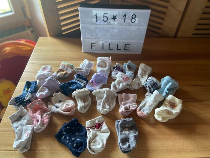 Lot chaussettes 15-18