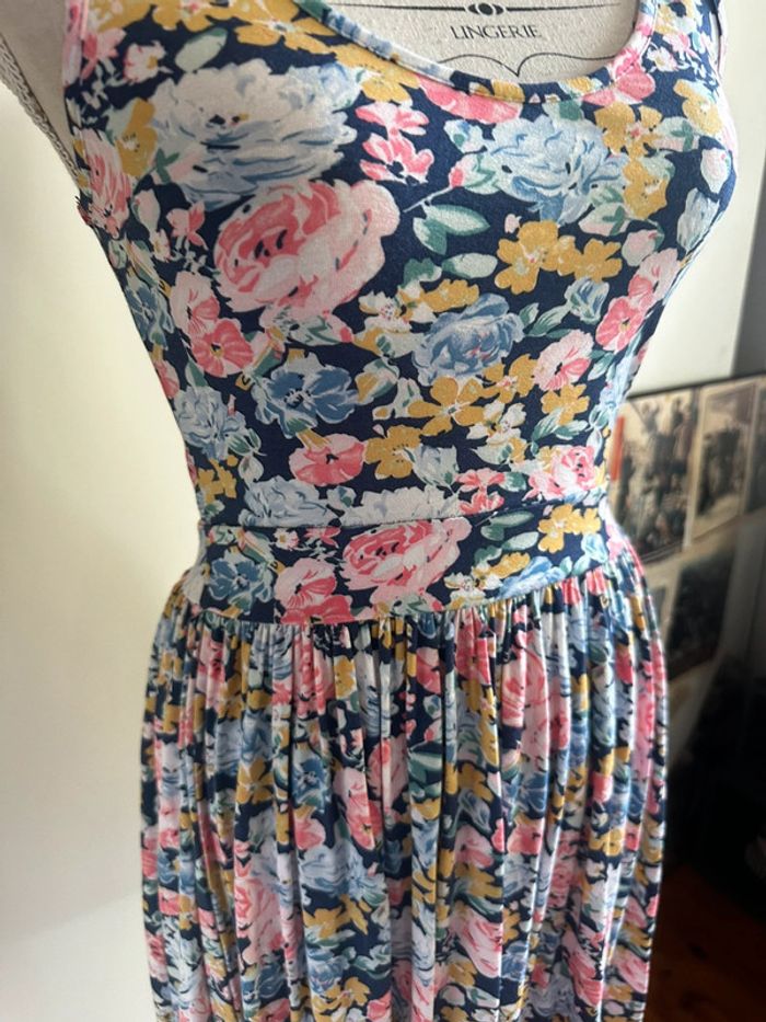 🌸 Robe d’été fleurie vintage – ZARA – Taille M🌼 - photo numéro 3