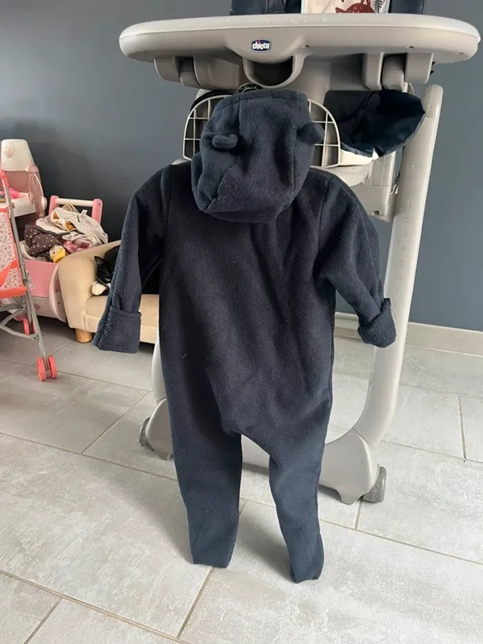 Combinaison bébé taille 9 mois - photo numéro 2