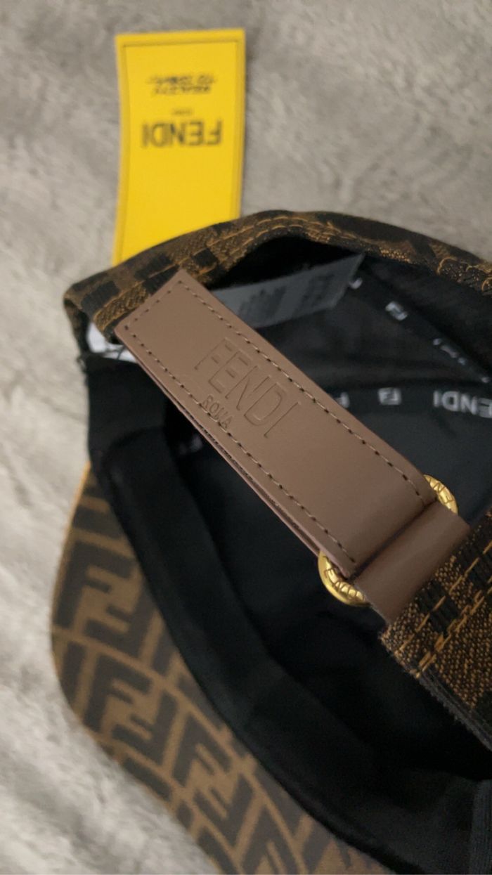 Casquette Fendi - photo numéro 4