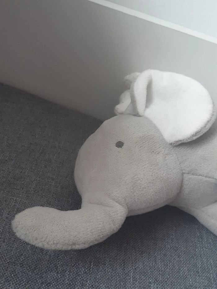 Peluche doudou musical Jacadi Éléphant 🐘 Jacadi Beebs by Kiabi