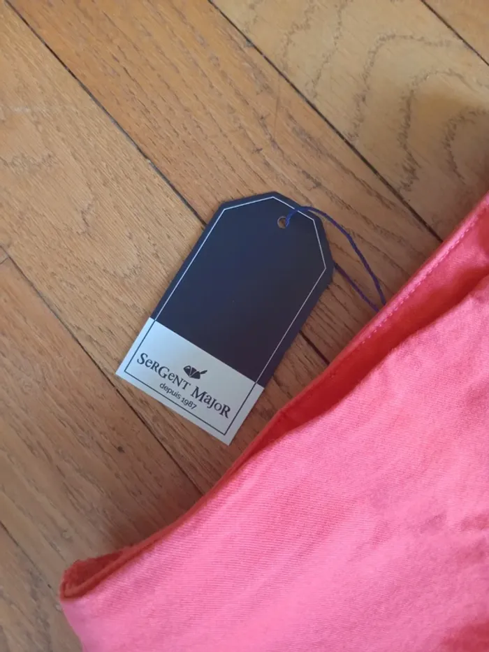 Jupe short Sergent Major rouge Neuve 3 ans - photo numéro 4
