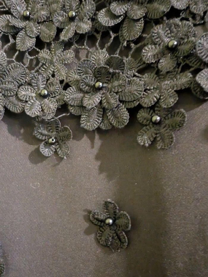 Robe noire fleurs brodées perles Molly Bracken taille L - photo numéro 6