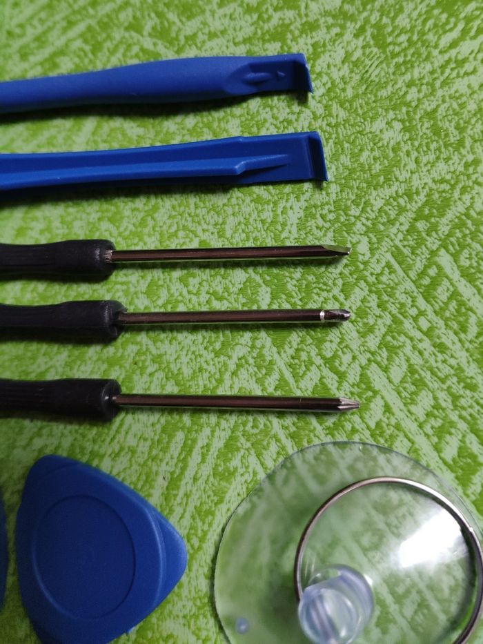 Lot d'outils pour démontage/réparation de tablette smartphone ou consoles. - photo numéro 3