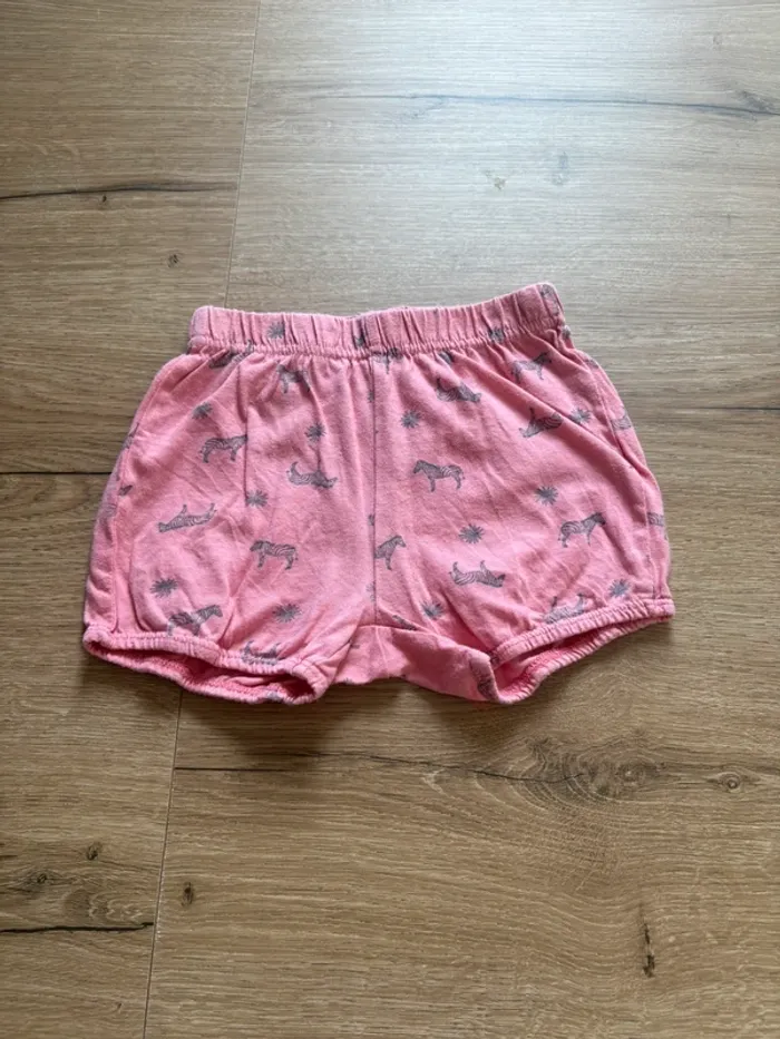 short  18-24 mois