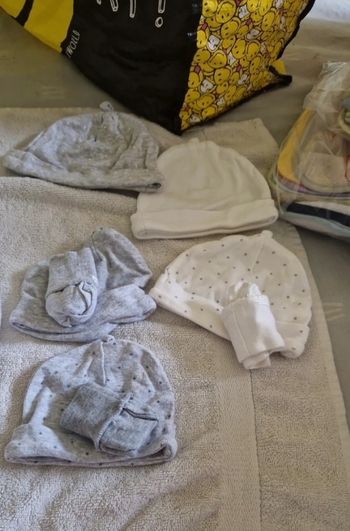 Lot bonnets et moufles