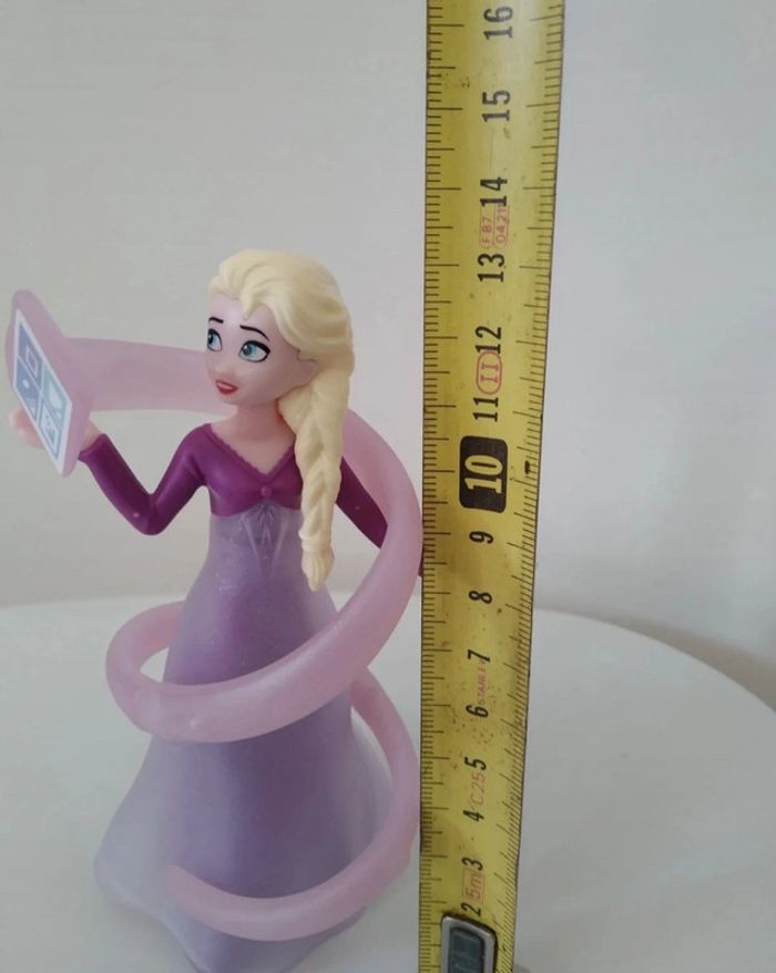 Figurine la reine des neiges - photo numéro 2