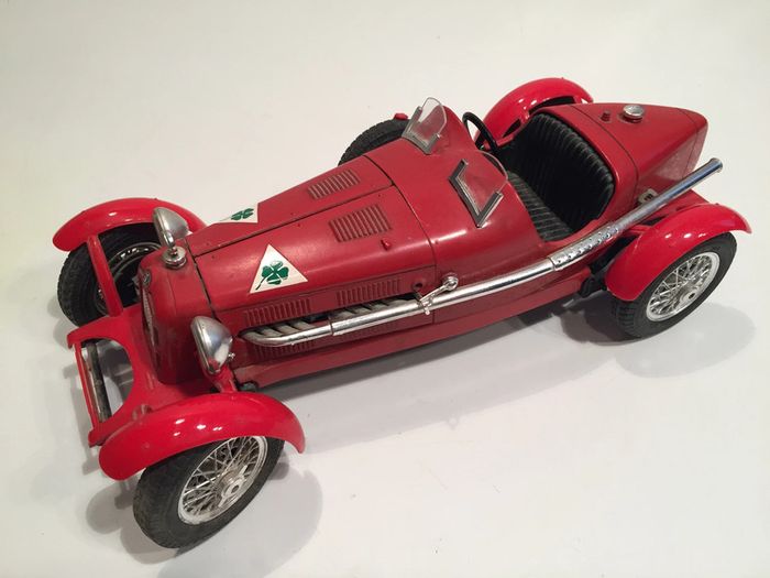 Pièce détachée miniature Burago Alfa Romeo 2300 monza 1934 Burago