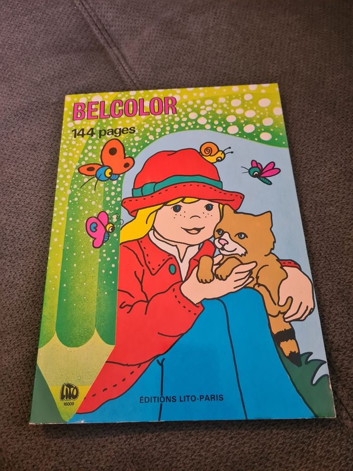 Livre de coloriage neuf - photo numéro 1