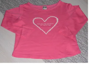 haut tape à l'oeil rose motif coeur 2 ans en parfait état