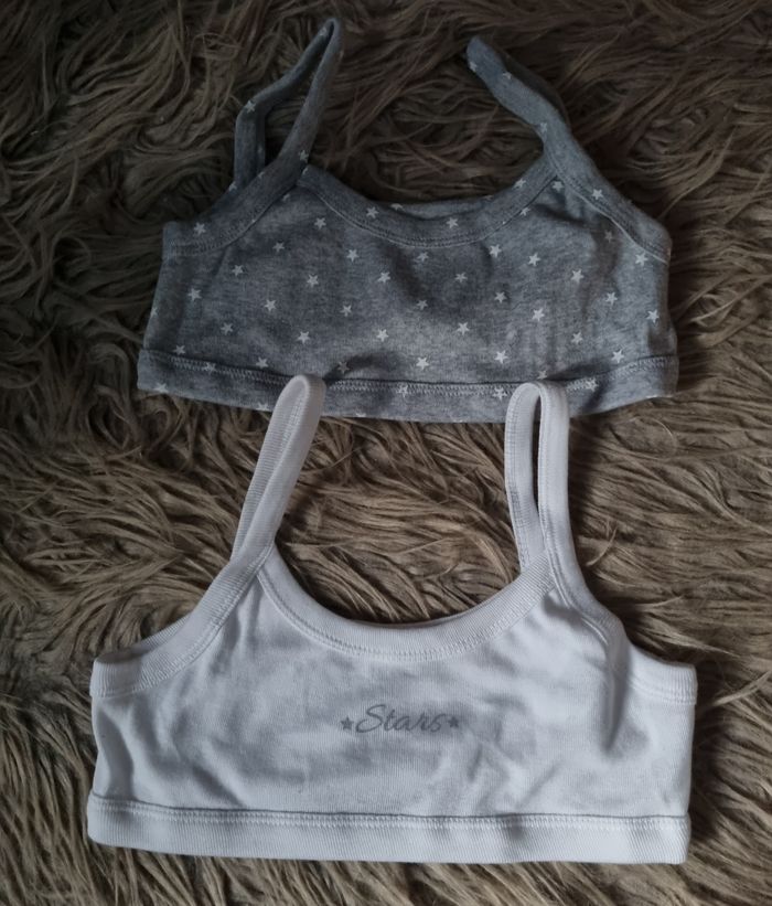 Lot 2 brassières 8ans  neuf
