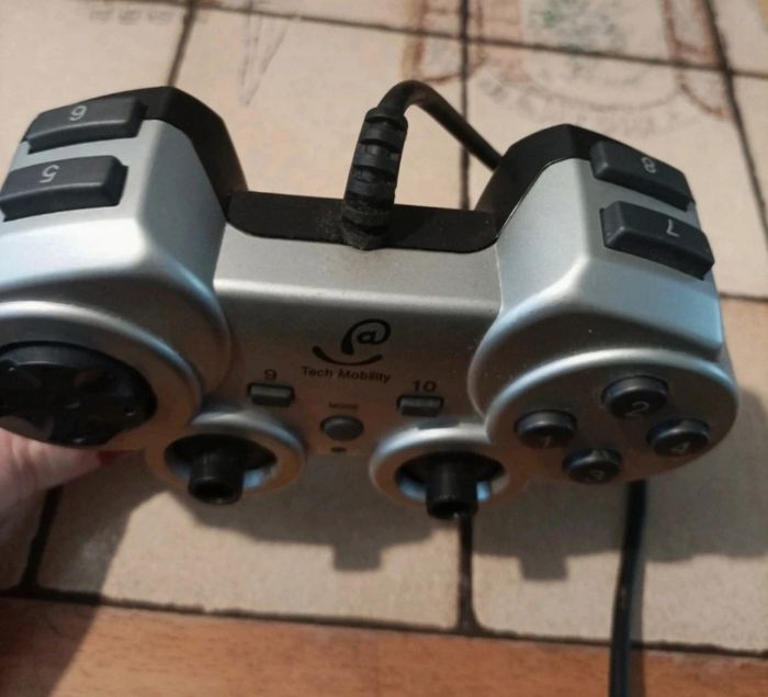 🎮 Manette USB – HS (ne fonctionne pas) - photo numéro 2