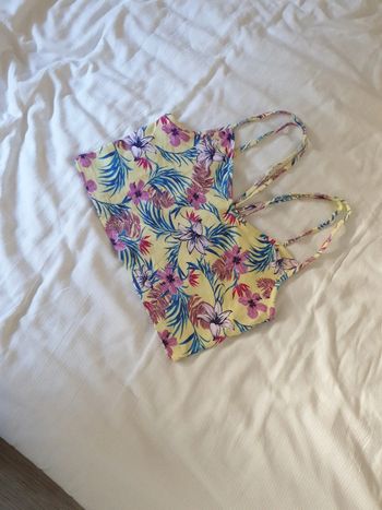 Top court motif tropical marque Terranova taille M