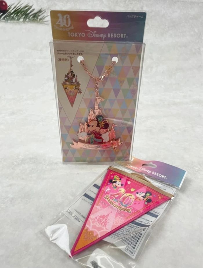 Rare Porte clé badge charm Disney Minnie Tokyo Disneyland 40th + badge fanion sold out - photo numéro 2