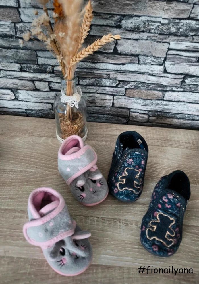 💙 Lot de 2 paires de pantoufles bébé pointure 19 💙