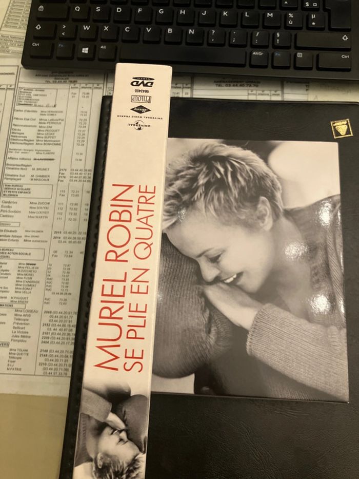 Coffret 4 DVD. Muriel Robin se plie en 4. - photo numéro 2