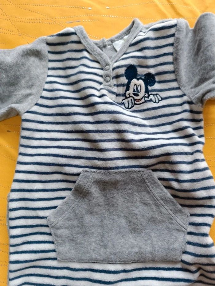 Pyjama velours Mickey Disney 6 mois - photo numéro 3