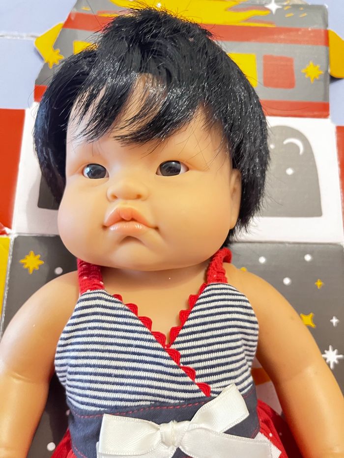 Poupée corolle asiatique