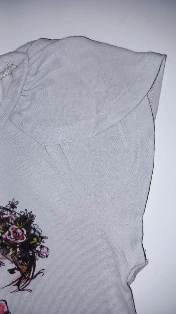 Joli t-shirt gris - photo numéro 4