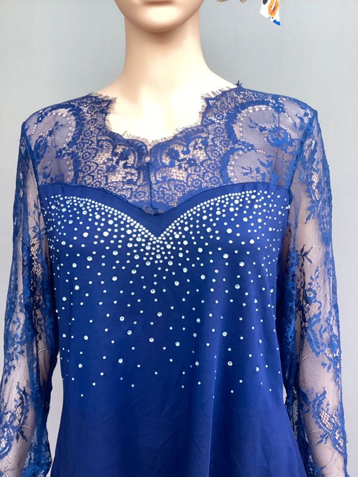 Haut bleu marine Shein dentelle et strass – Taille 2XL mais taille petit (S/M) - photo numéro 2