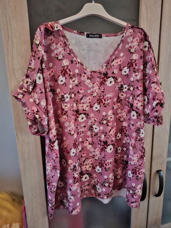 Maudd Floral Top - Size XXL 