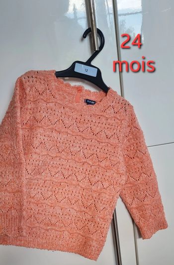 ● 24 mois ● Pull ajouré