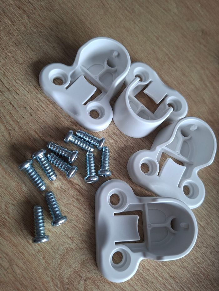 Supports ikea blanc armoire Pax neuf & les vis tringle - photo numéro 3