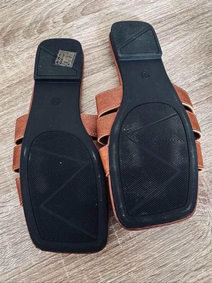Claquettes, chaussures été - photo numéro 3