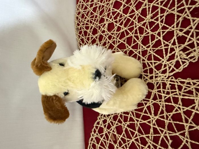 Doudou chien blanc noir marron PLAYKIDS