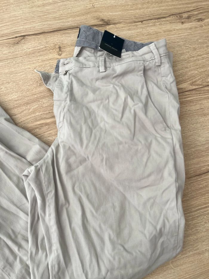 Superbe Pantalon Chino Anthony Garçon taille 46 neuf avec étiquette couleur beige gris - photo numéro 2