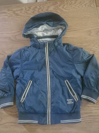 Veste imperméable à capuche