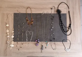 Lot collier fantaisie
