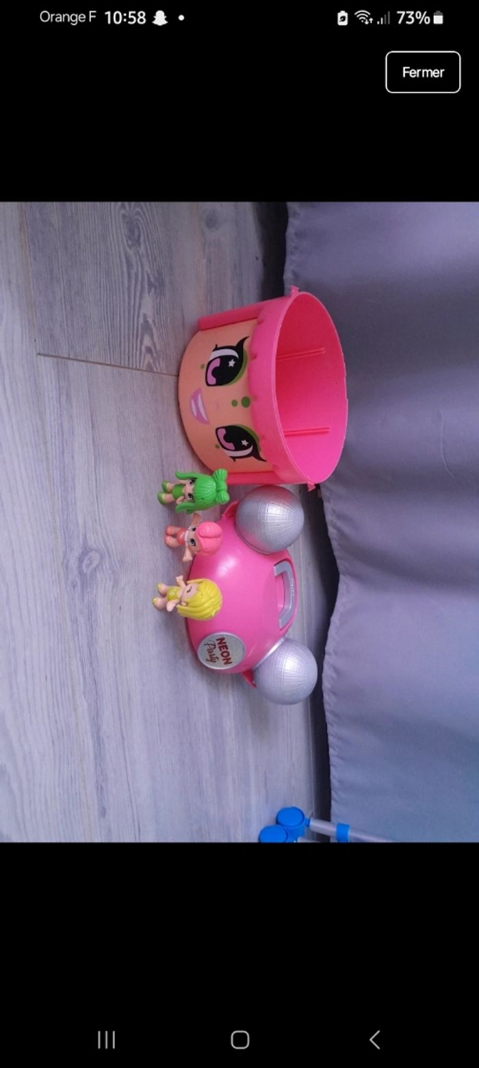 Boite et poupee pinypon