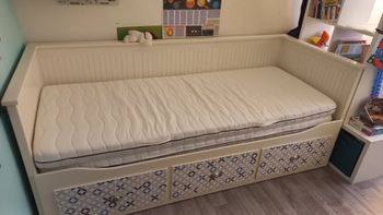 Lit banquette IKEA HEMNES.