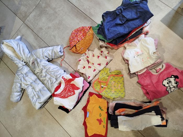 Lot vêtements fille en taille 6 mois