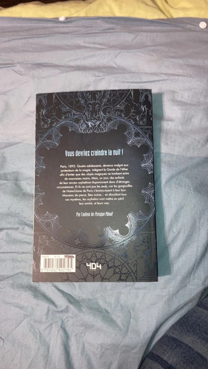 Au Crépuscule Livre - photo numéro 2