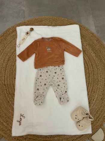 Pyjama 2 pièces bébé fille garçon mixte 3 mois parfait état