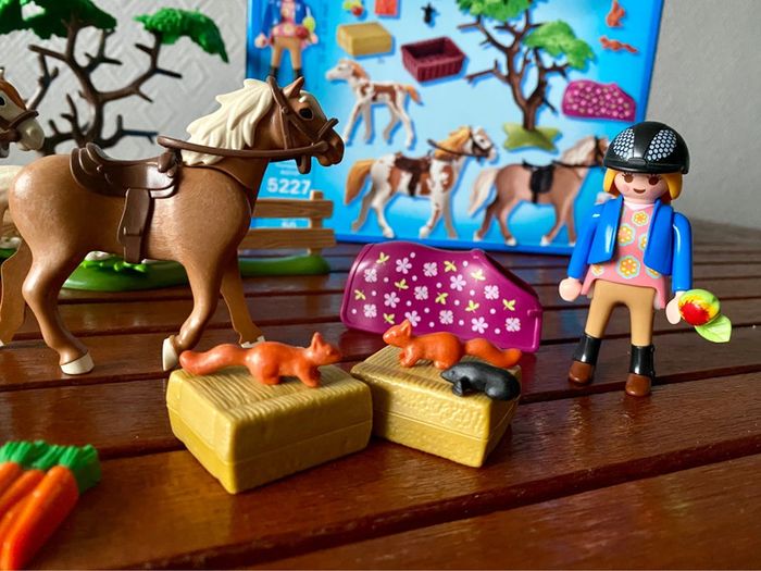 Playmobil Country 5227 « Chevaux et enclos » - photo numéro 4