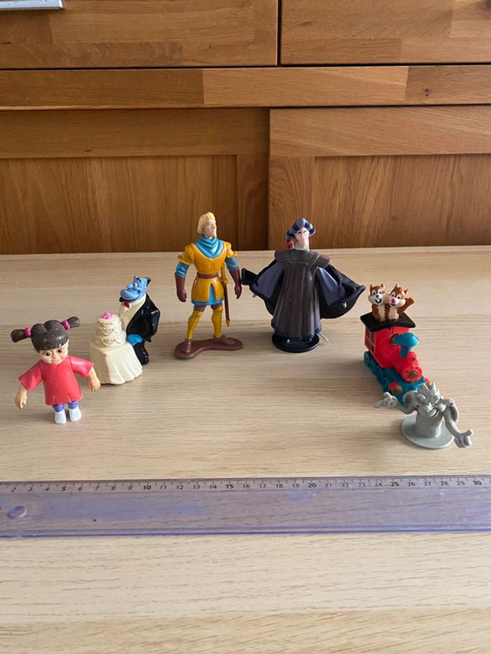 Phoebus frollo bossu notre dame Paris mc do Donald’s jouets figurines génie bouh