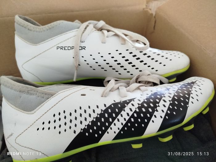 Crampons football adidas predator 38.5 - photo numéro 3