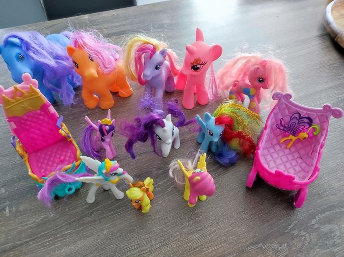 Lot little poney