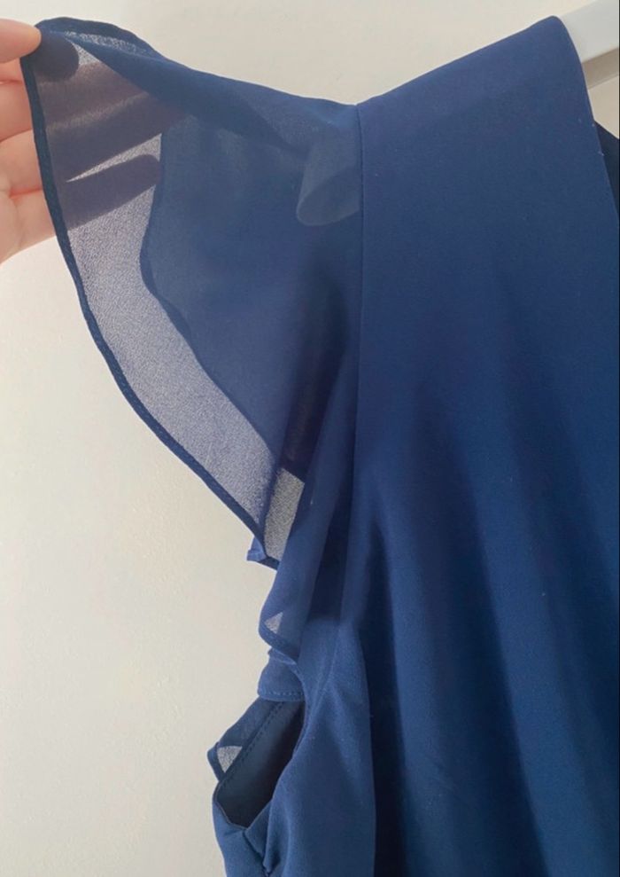 Robe longue à volant et manche évasée  - TFNC Plus  - Asos - photo numéro 6