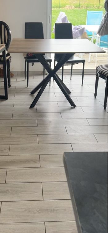 Table à manger carré
