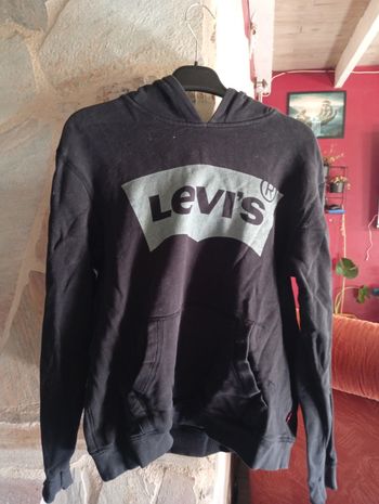 Sweat Levis 
